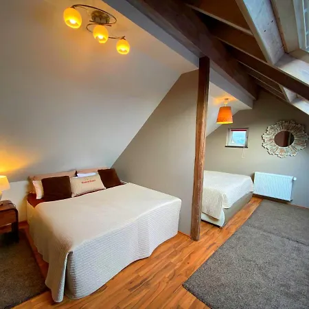 Apartamento Historisches Genoveva Gemach 1000mbit-s Altstadt - Traumferienhaeuser-eifel *